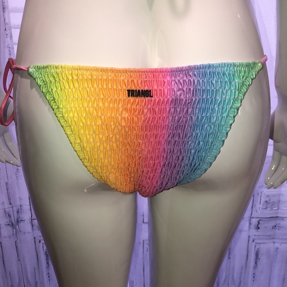 Rare Rainbow ruffle string style swimsuit Set. (P6) - Picture 7 of 7